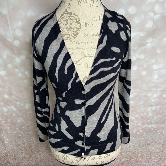 Ann Taylor Merino Wool Animal Print Cardigan Medium - Picture 1 of 8